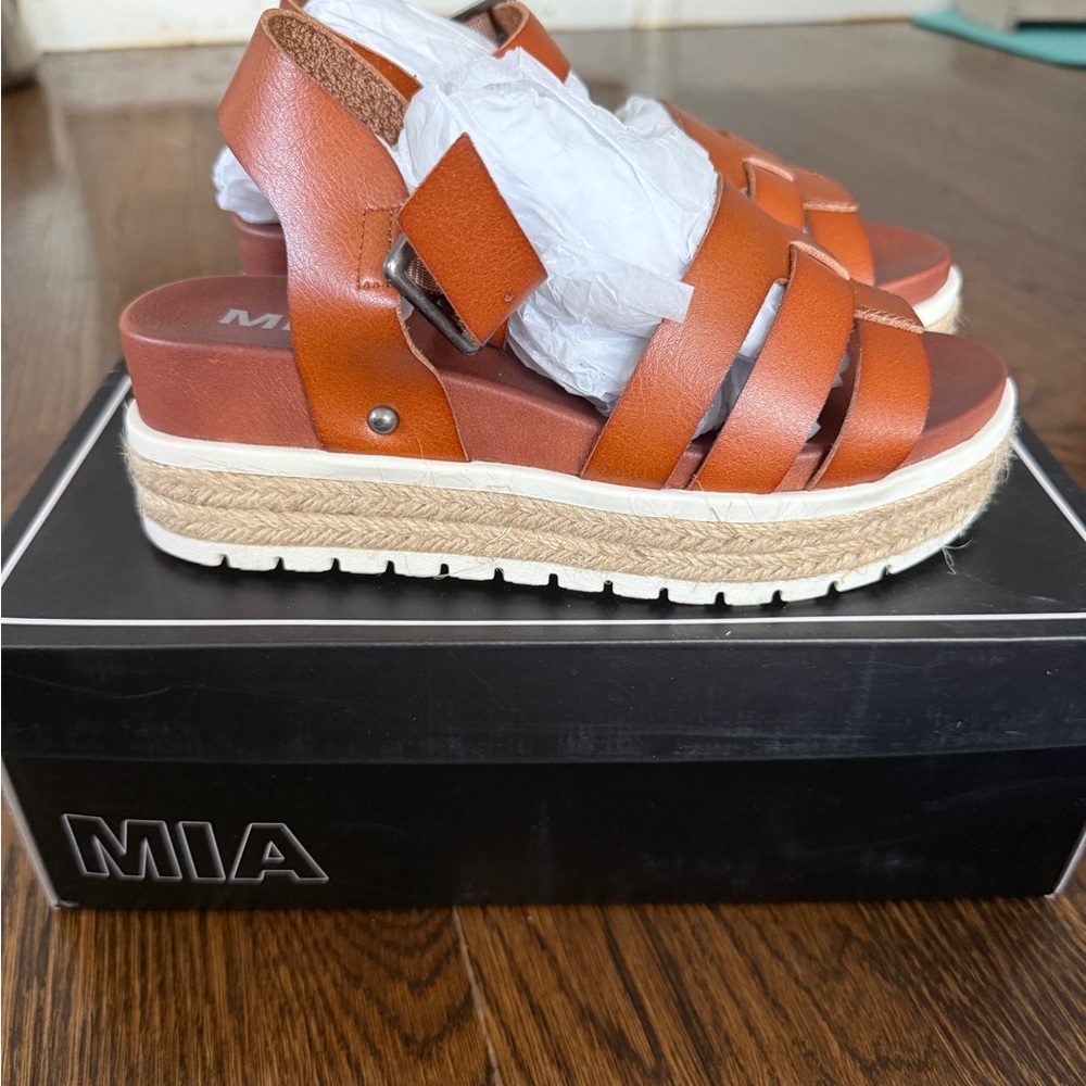 MIA Women's Tan Platform Sandals